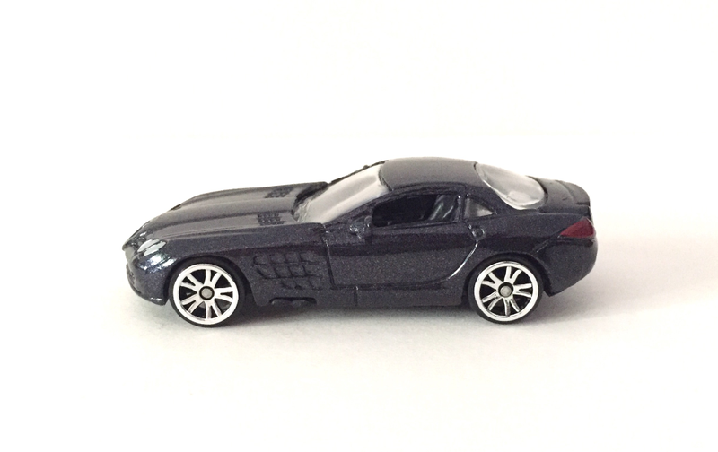 Illustration for article titled McLaren Monday - Mercedes Benz SLR McLaren 1/64 by Motor Max